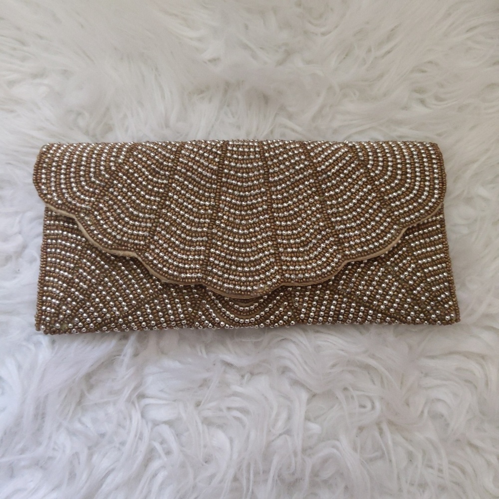 Vintage inspired scalloped beaded purse